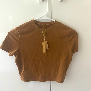 Skims New Vintage Super Cropped t-shirt (S) Color Penny